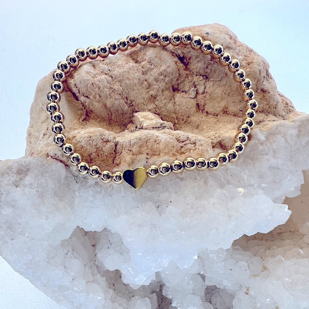 Gold plated 4mm round bead bracelet with heart